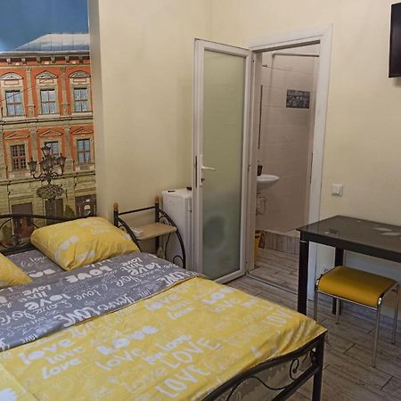 Smart Yellow Apartment-15 Хв Від Жд Вокзалу Lviv Exterior foto
