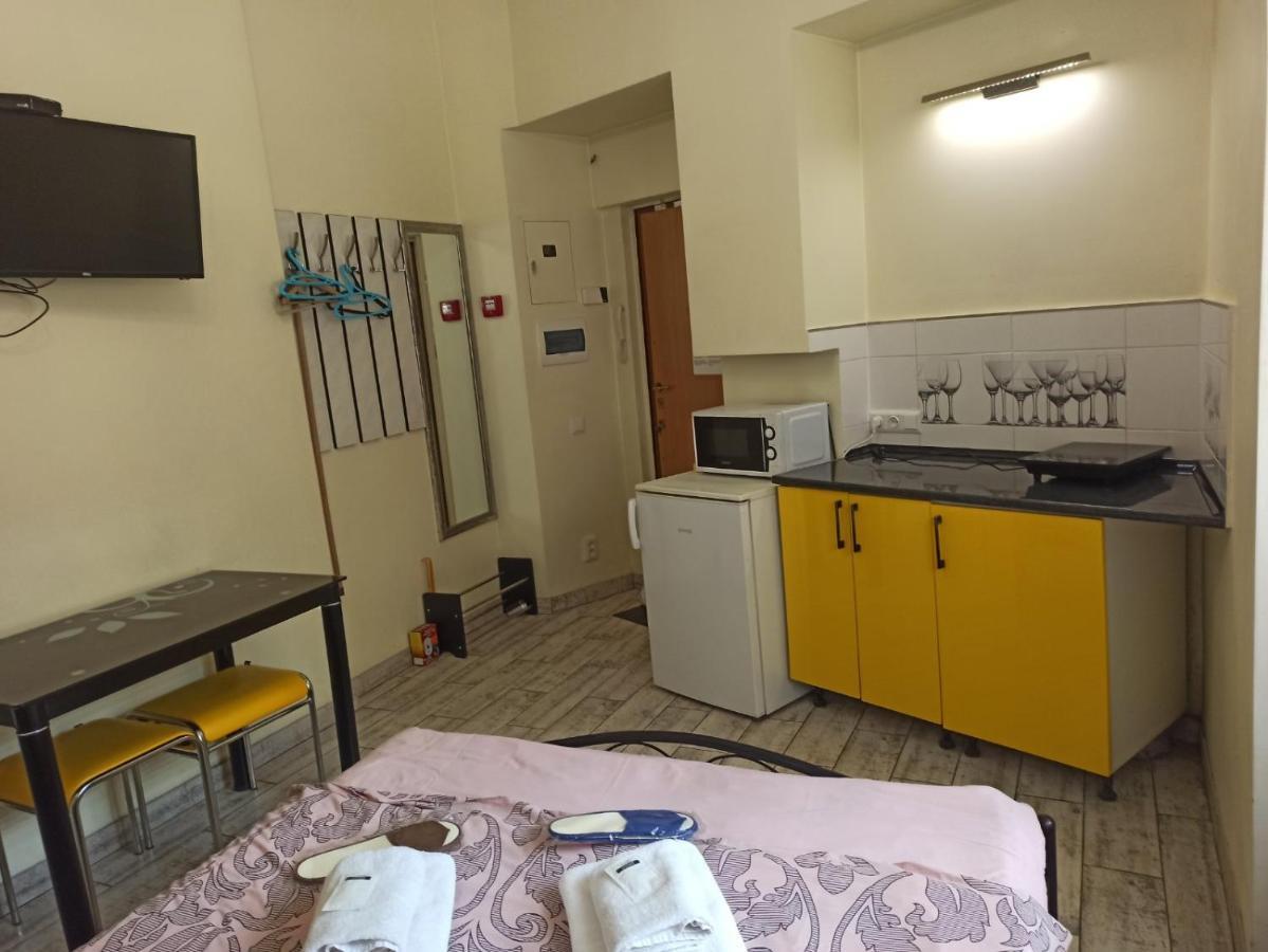 Smart Yellow Apartment-15 Хв Від Жд Вокзалу Lviv Exterior foto